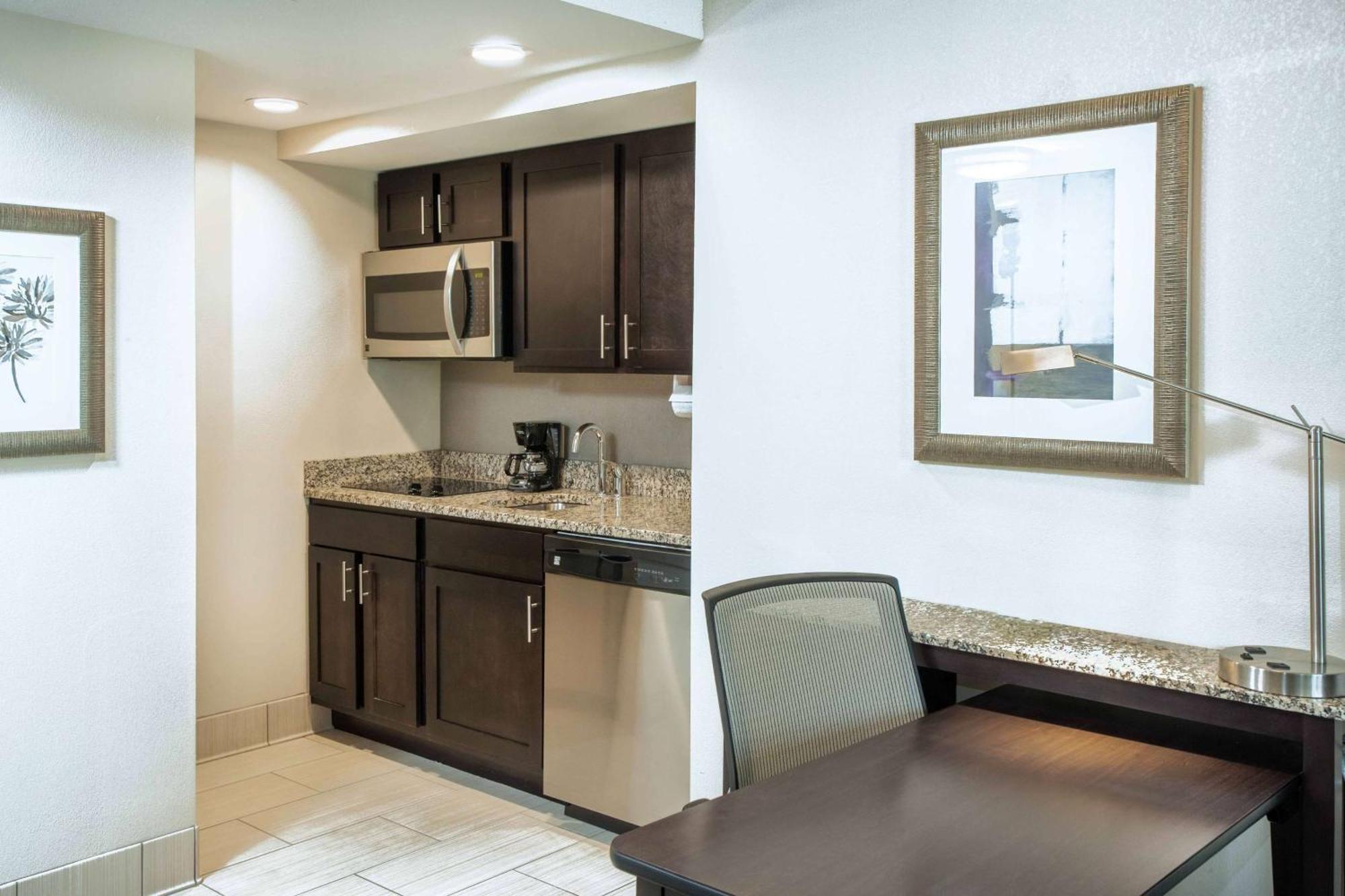 Homewood Suites By Hilton Мънстър Екстериор снимка